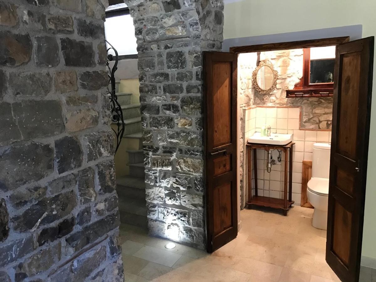 Borgo Manca Suite Sasso di Castalda Bagian luar foto