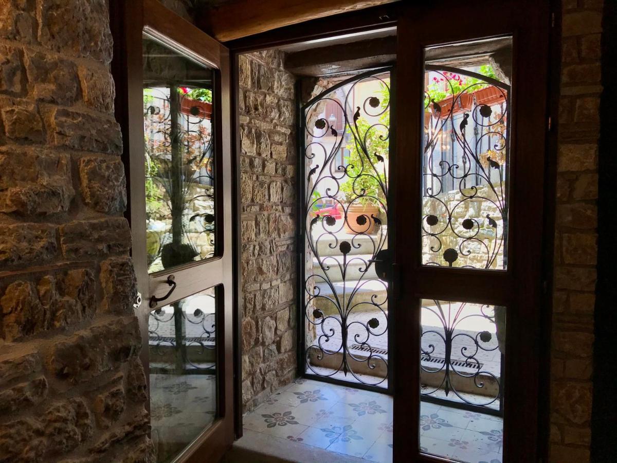 Borgo Manca Suite Sasso di Castalda Bagian luar foto