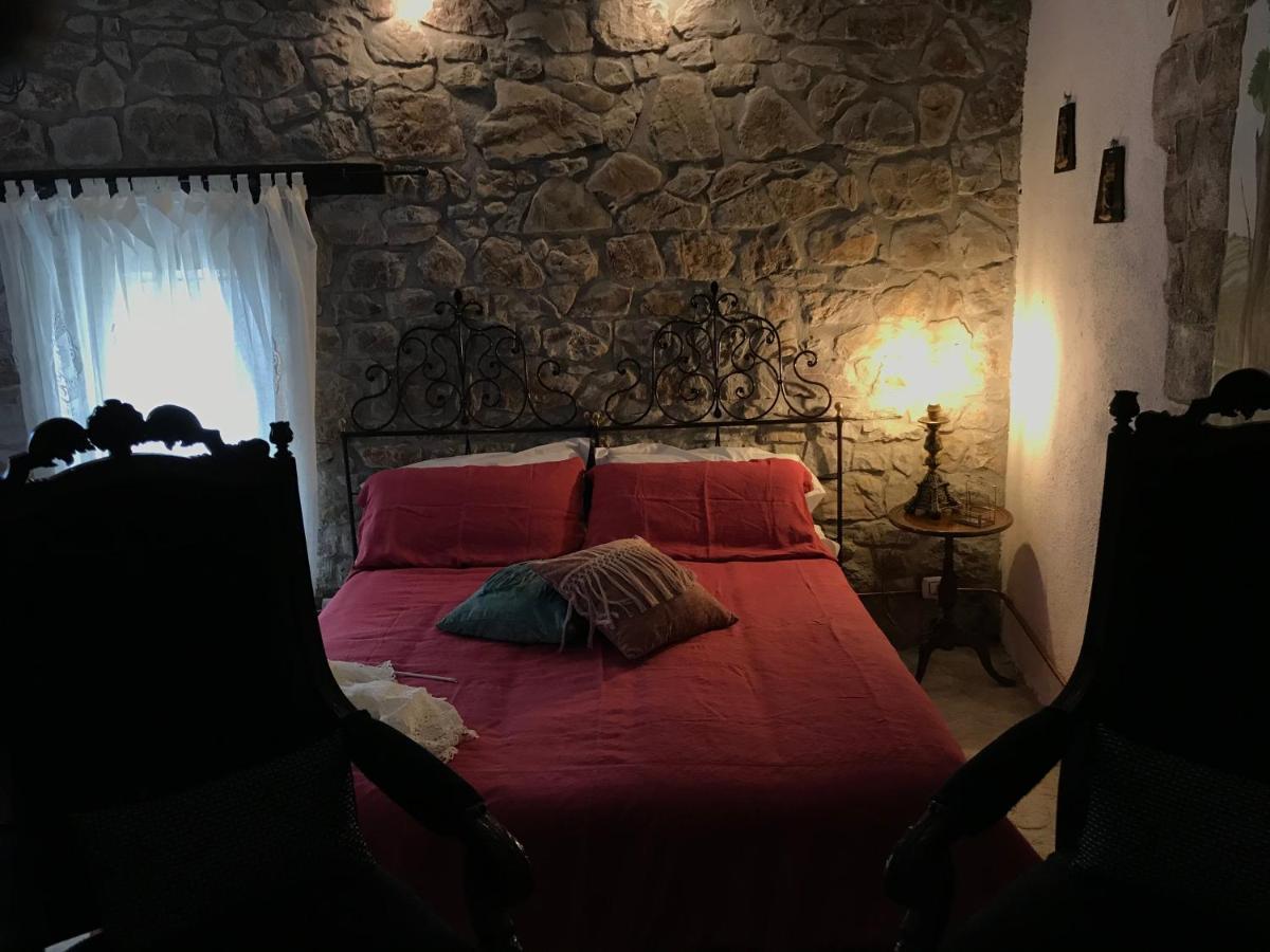 Borgo Manca Suite Sasso di Castalda Bagian luar foto