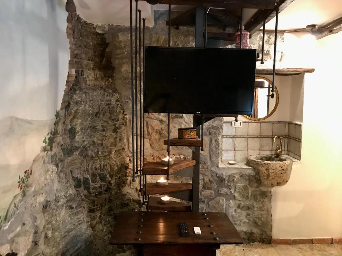 Borgo Manca Suite Sasso di Castalda Bagian luar foto