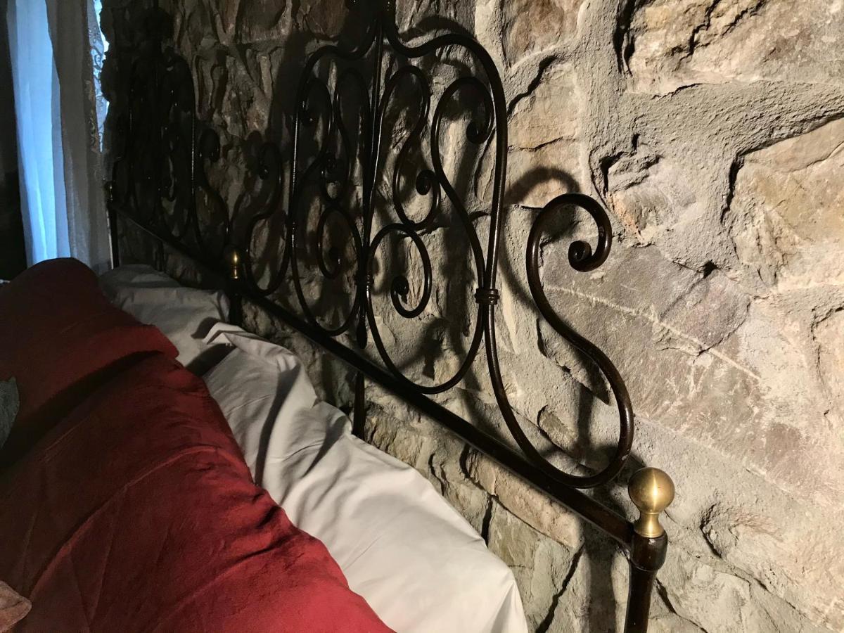 Borgo Manca Suite Sasso di Castalda Bagian luar foto