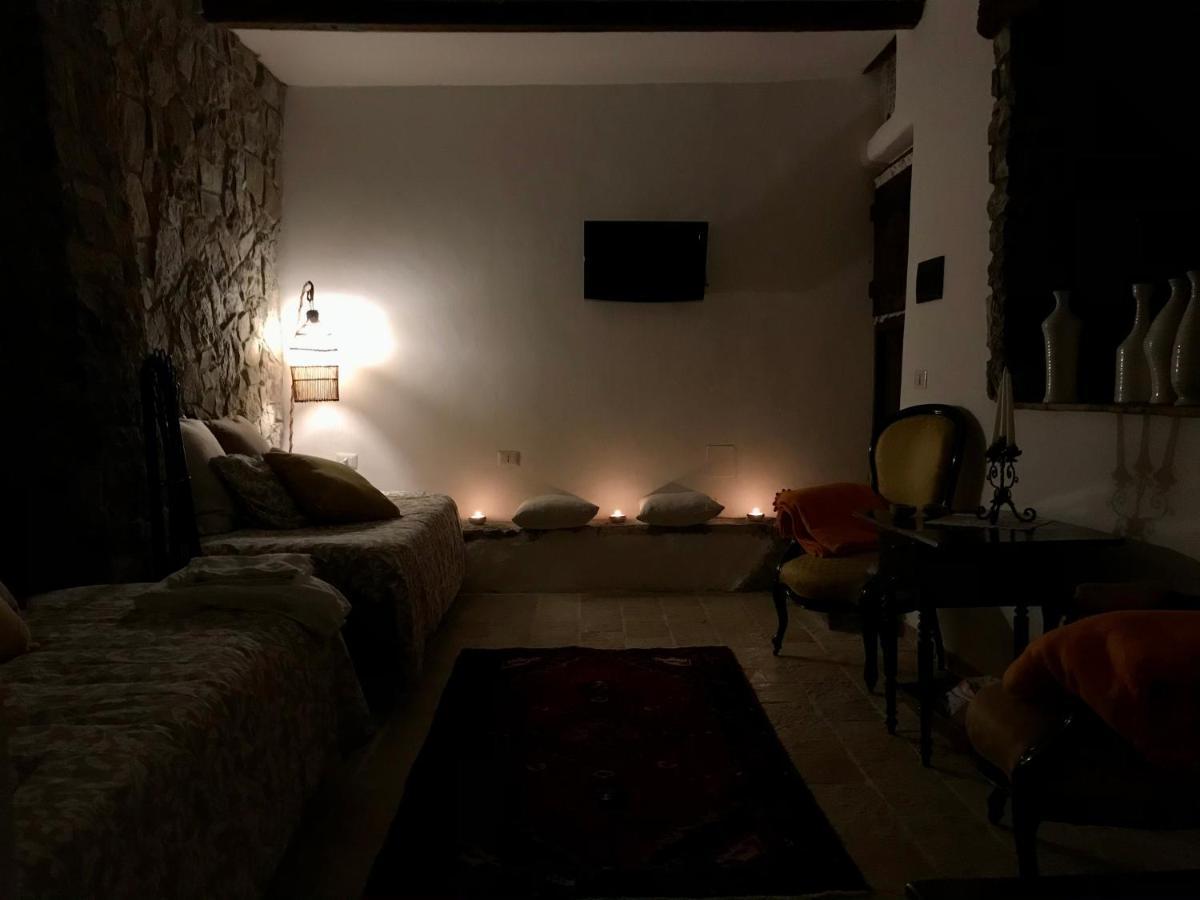 Borgo Manca Suite Sasso di Castalda Bagian luar foto