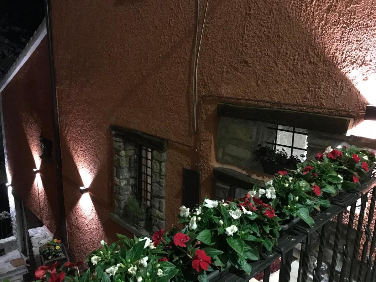 Borgo Manca Suite Sasso di Castalda Bagian luar foto