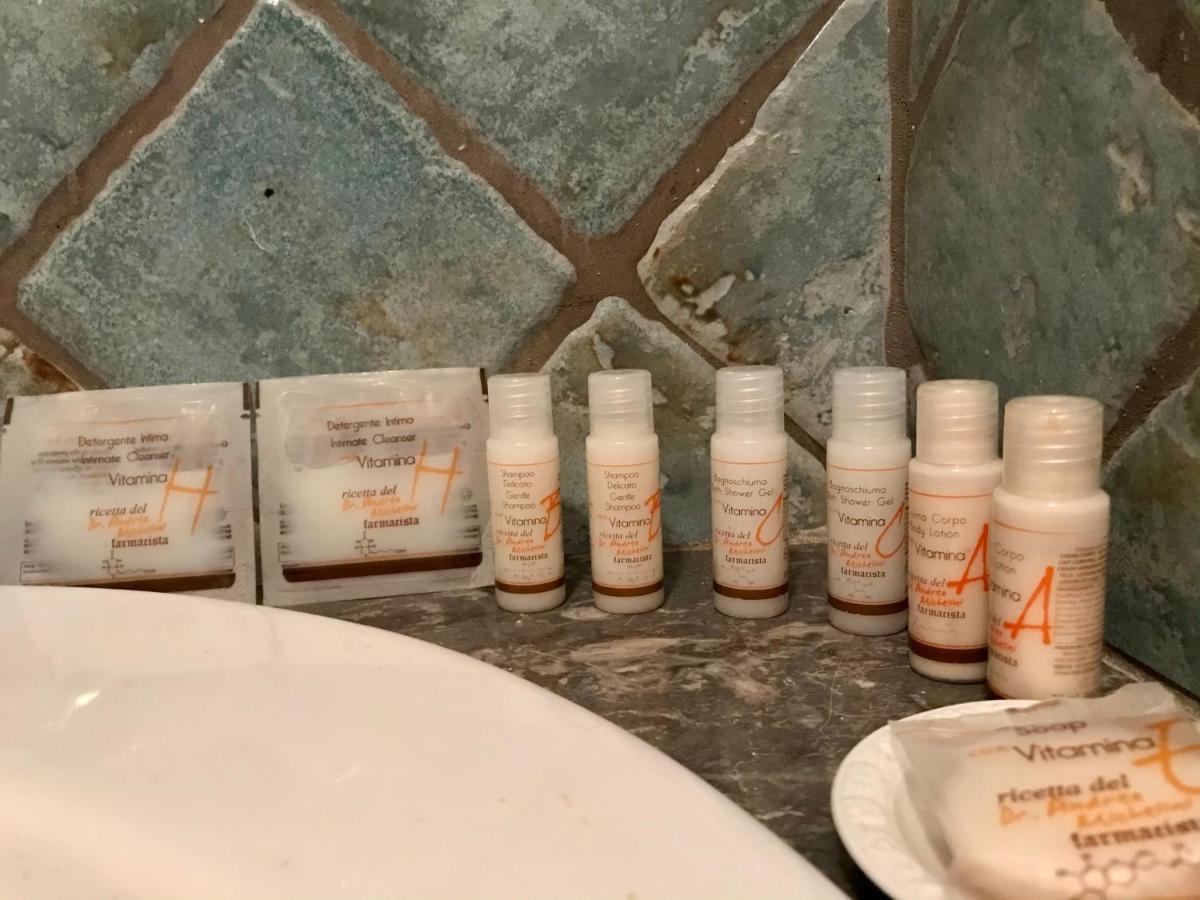 Borgo Manca Suite Sasso di Castalda Bagian luar foto