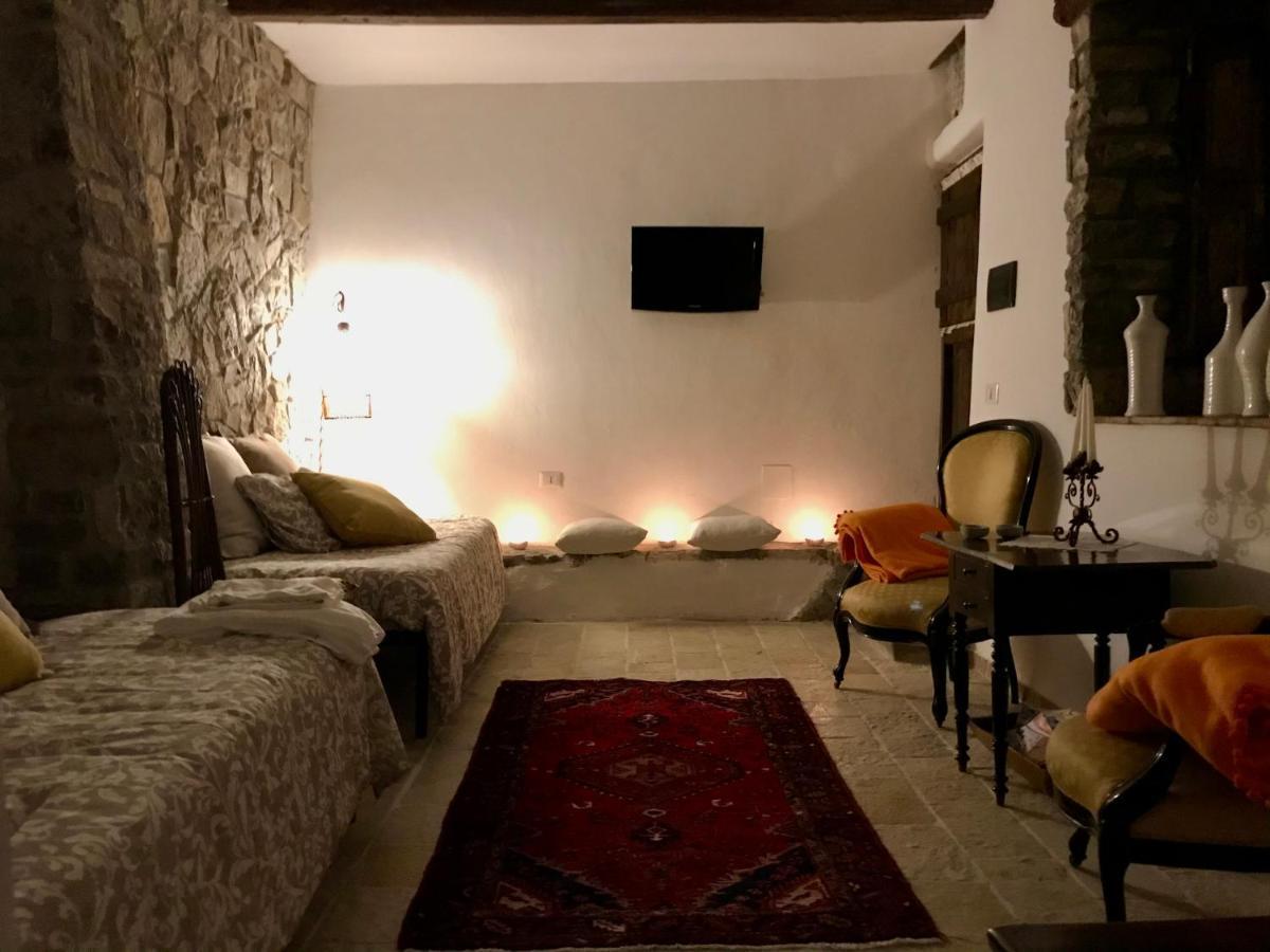 Borgo Manca Suite Sasso di Castalda Bagian luar foto