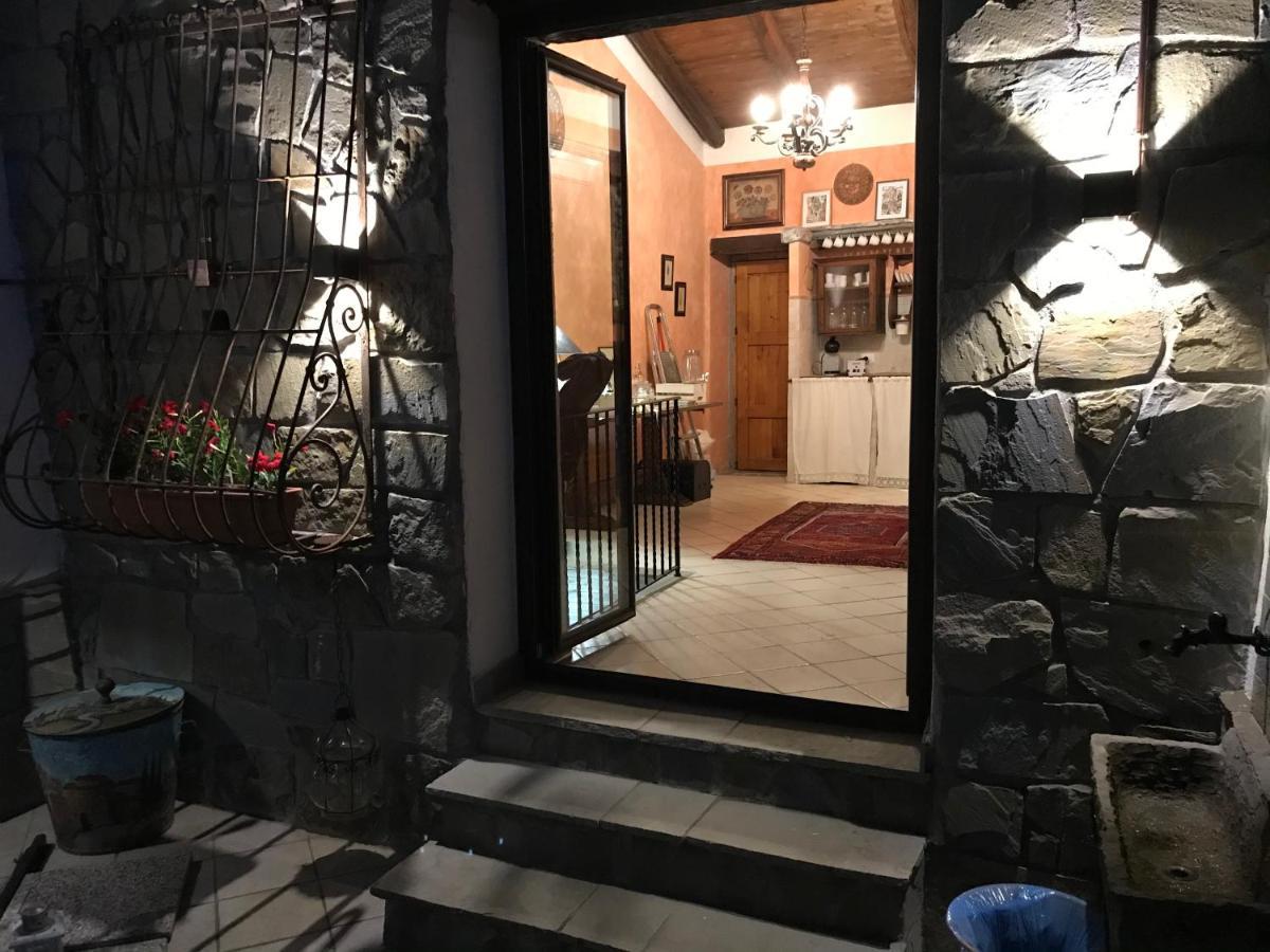 Borgo Manca Suite Sasso di Castalda Bagian luar foto