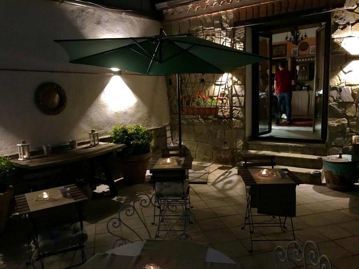 Borgo Manca Suite Sasso di Castalda Bagian luar foto