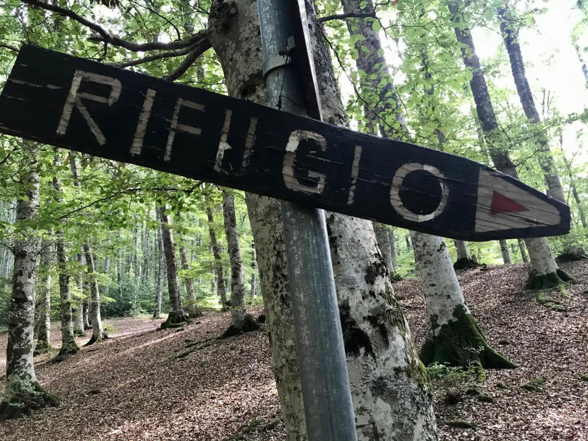 Borgo Manca Suite Sasso di Castalda Bagian luar foto