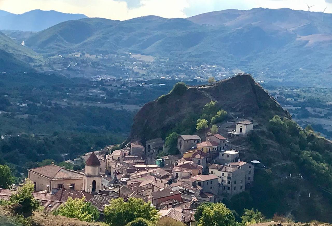 Borgo Manca Suite Sasso di Castalda Bagian luar foto