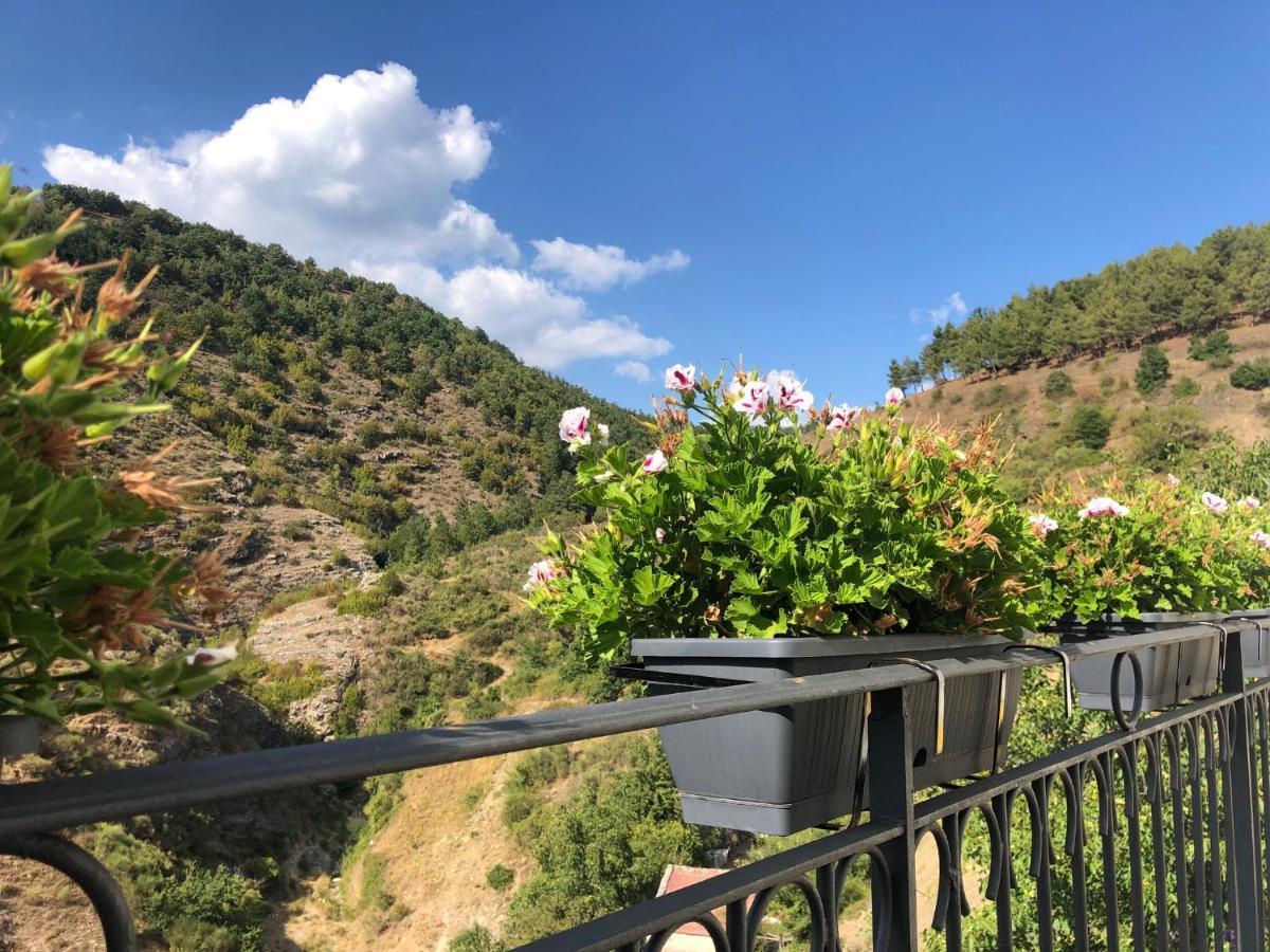 Borgo Manca Suite Sasso di Castalda Bagian luar foto