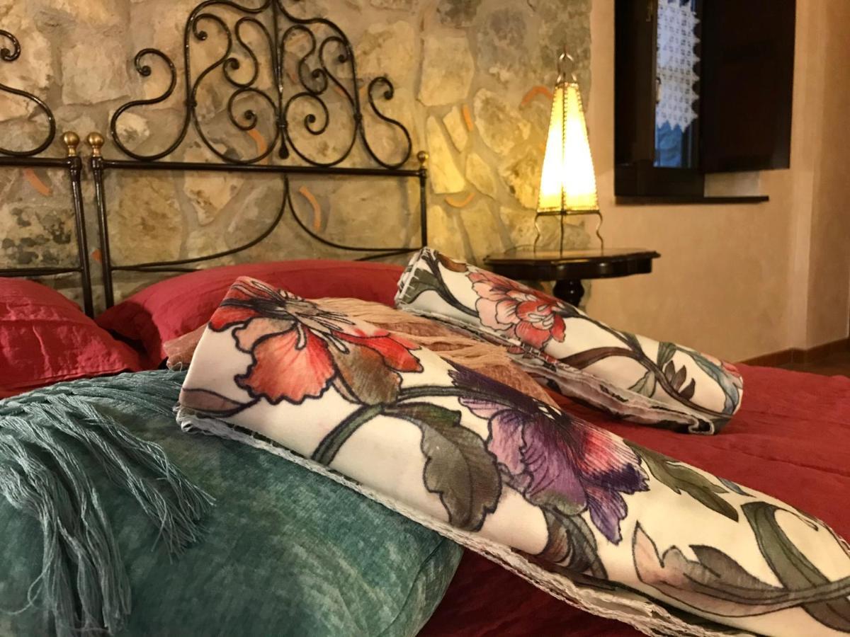 Borgo Manca Suite Sasso di Castalda Bagian luar foto