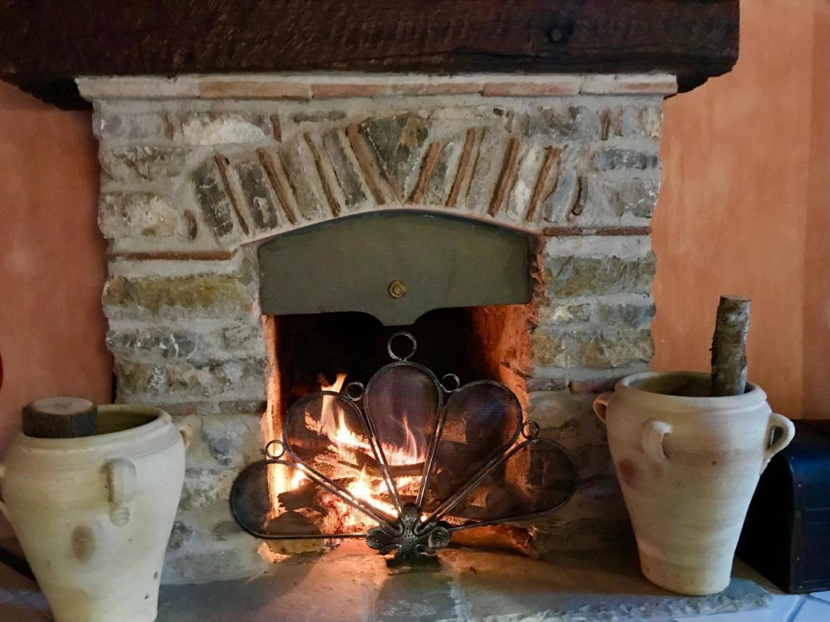 Borgo Manca Suite Sasso di Castalda Bagian luar foto