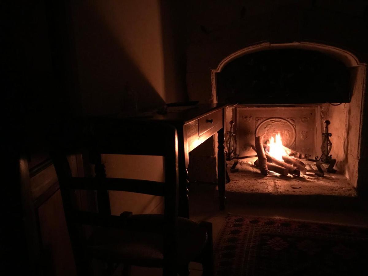 Borgo Manca Suite Sasso di Castalda Bagian luar foto